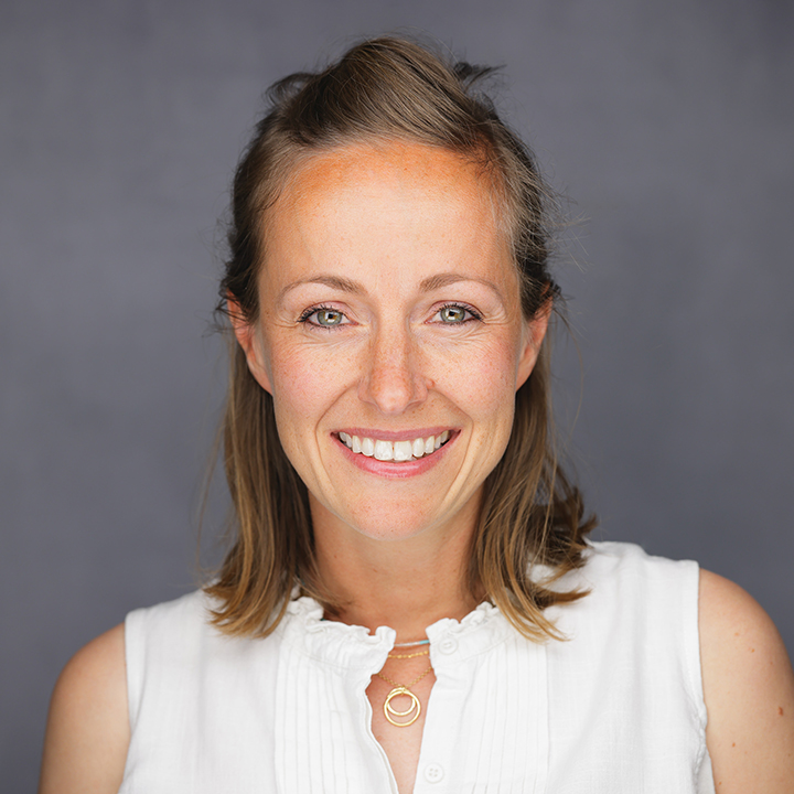 HANNAH DE VILLE