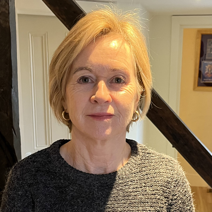 MAGGIE LLOYD